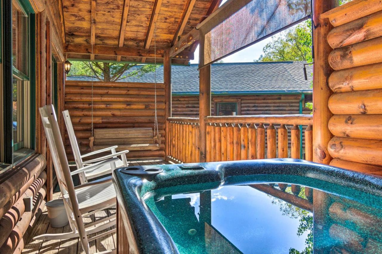 Dog Friendly, Romantic Mtn Getaway Hot Tub Pool Gatlinburg Esterno foto