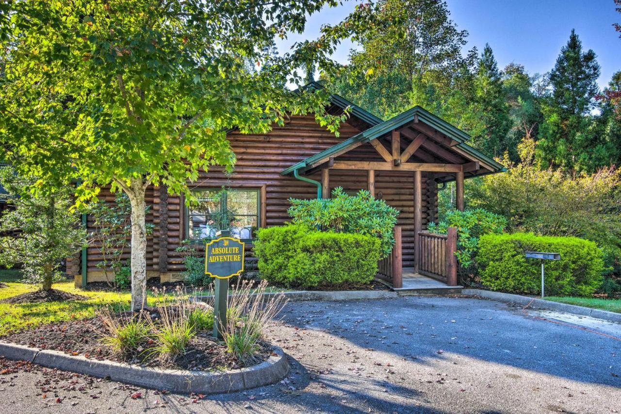 Dog Friendly, Romantic Mtn Getaway Hot Tub Pool Gatlinburg Esterno foto