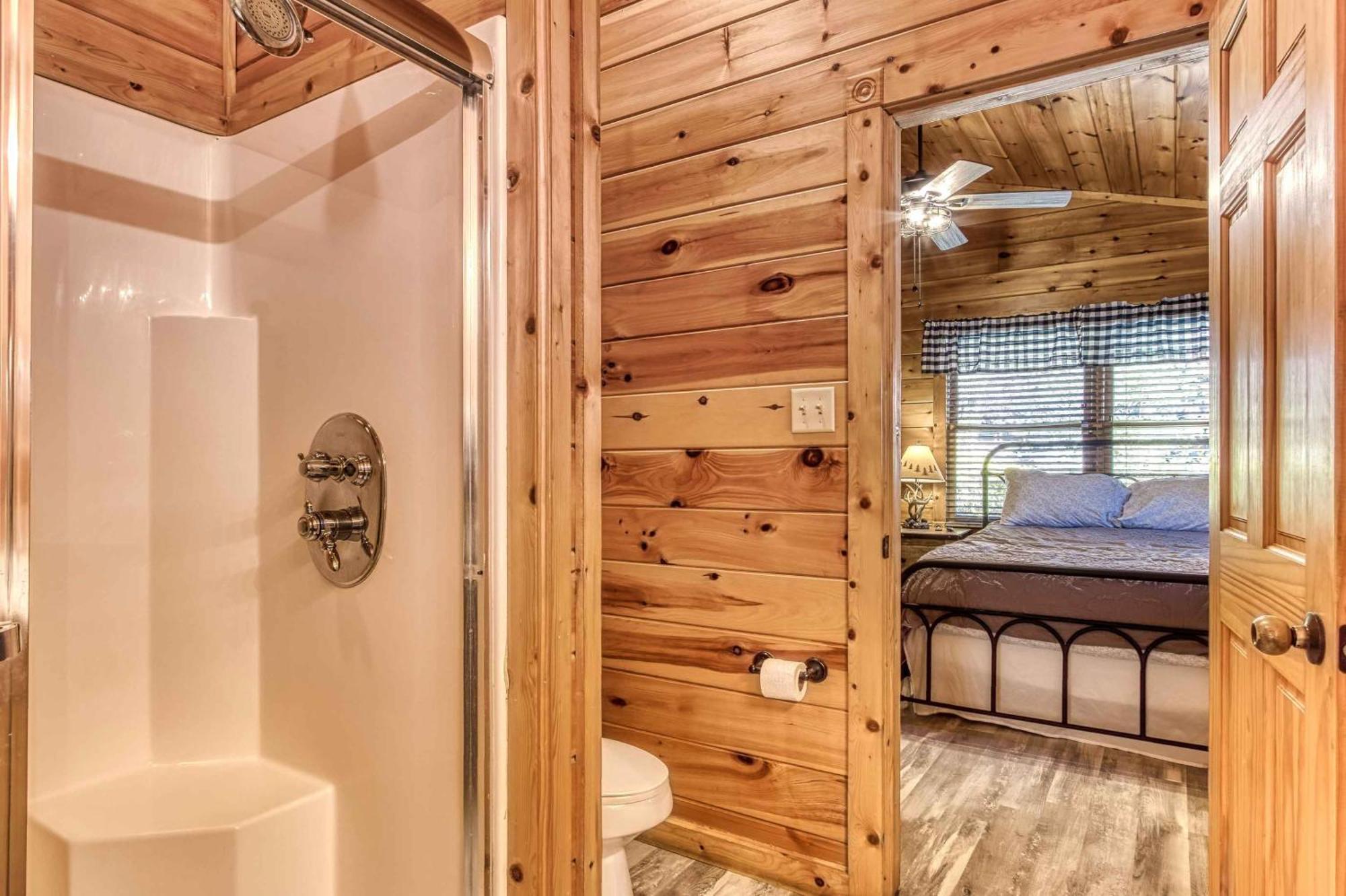 Dog Friendly, Romantic Mtn Getaway Hot Tub Pool Gatlinburg Esterno foto