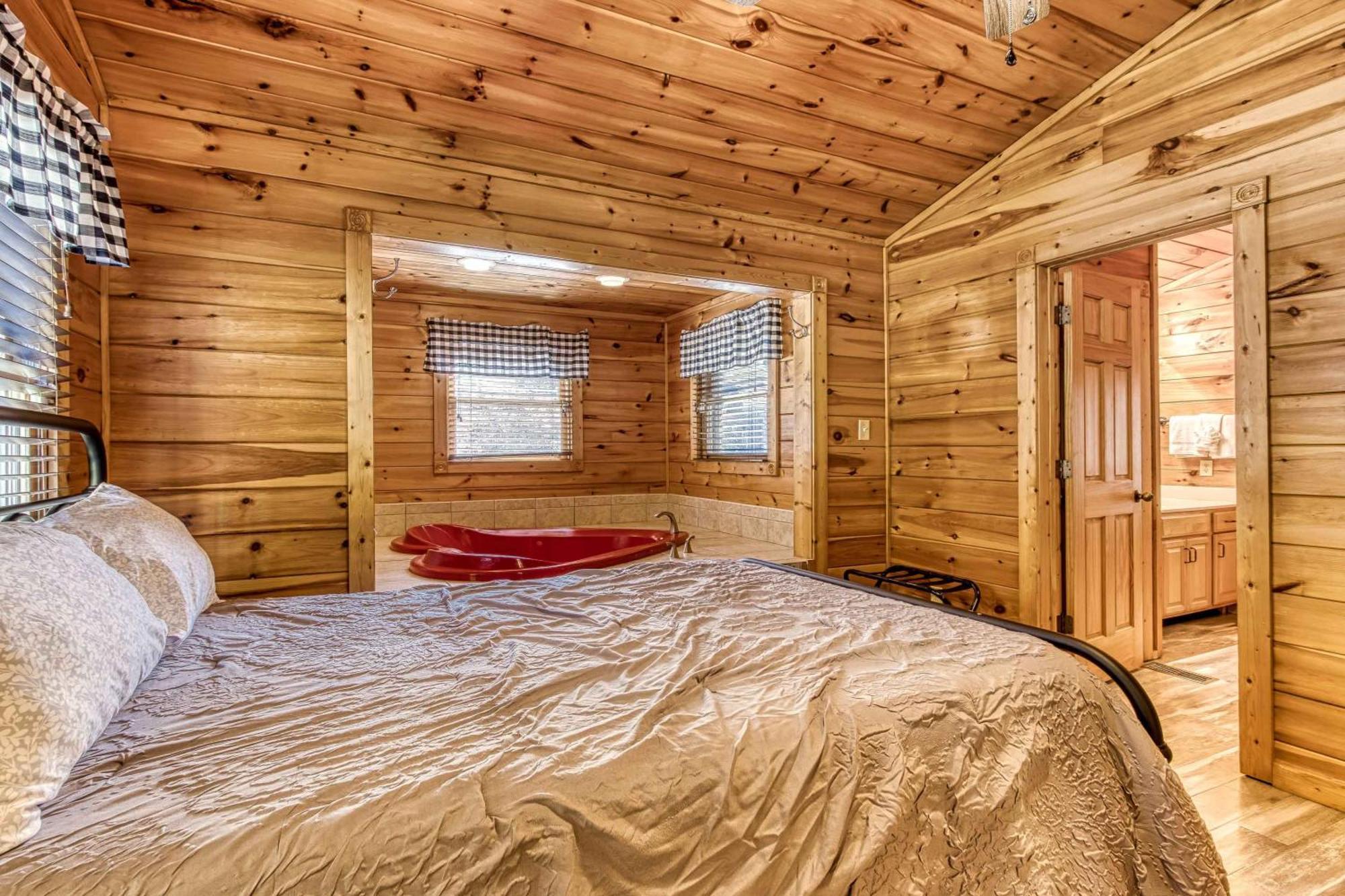 Dog Friendly, Romantic Mtn Getaway Hot Tub Pool Gatlinburg Esterno foto